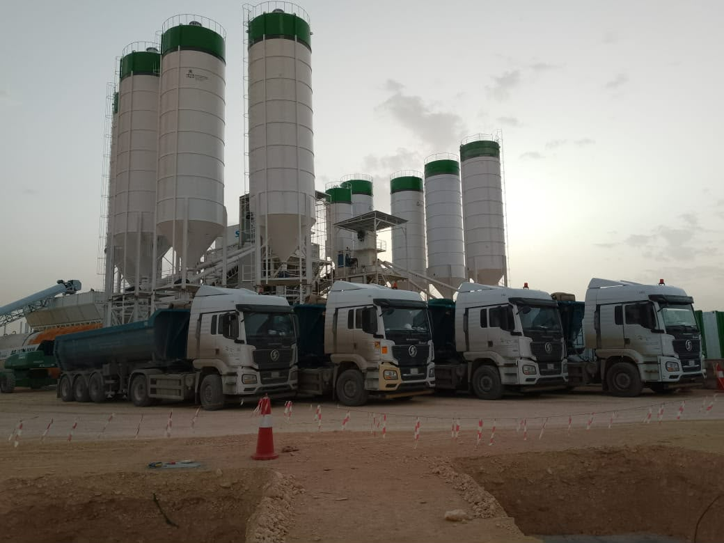 قلابات البحص ومواد الكسارات